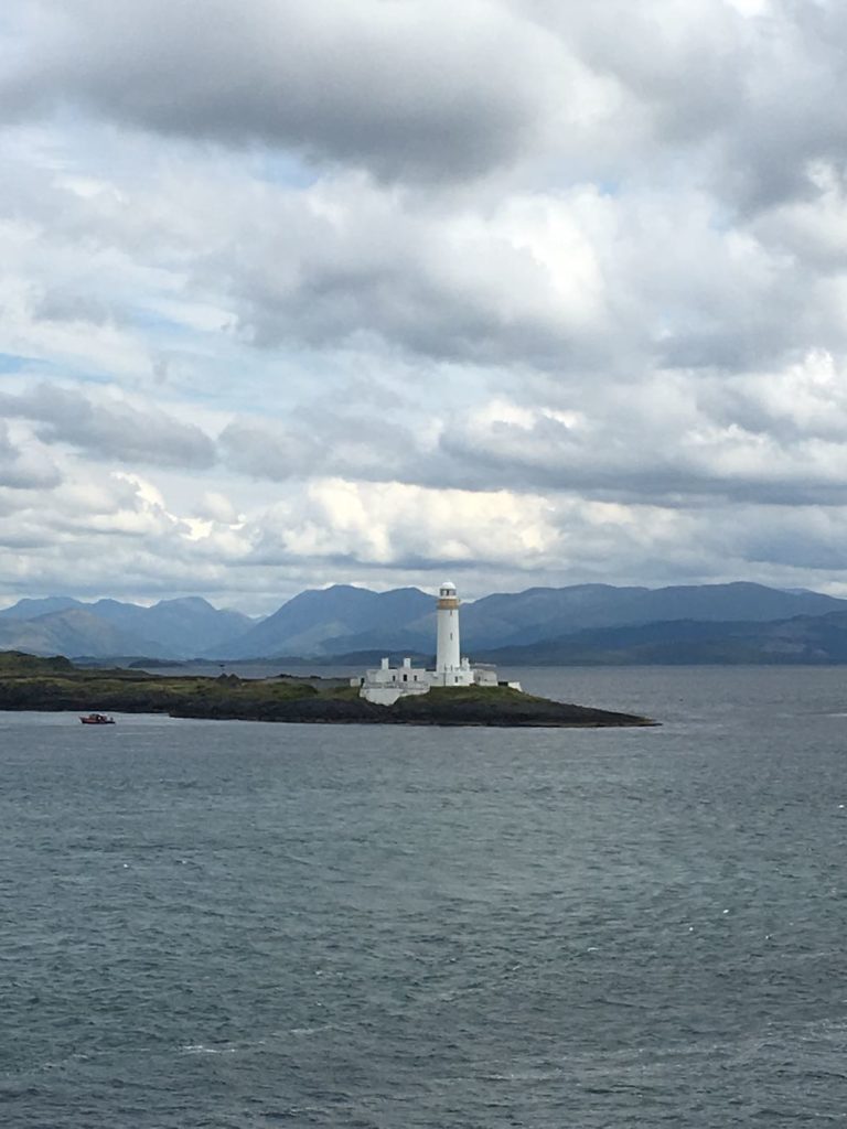 isleofmull-ferry-travelandcoconut