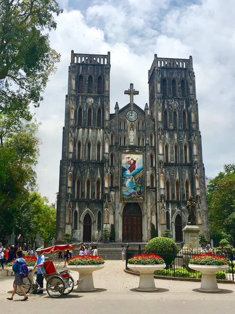 cathedrale-hanoi-travelandcoconut