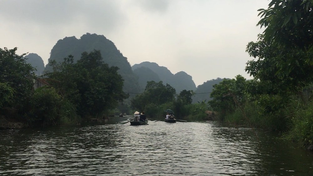 halongbay-terrestre-pano-travelandcoconut