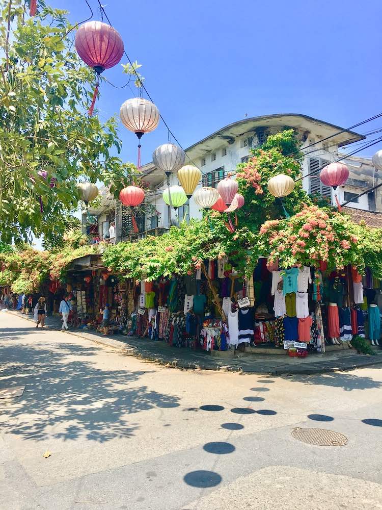 hoian-lampions-travelandcoconut