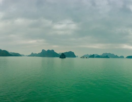 halongbay-pano-travelandcoconut